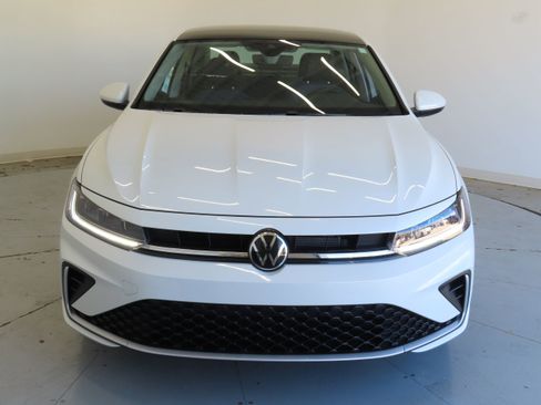 New 2026 Volkswagen Jetta SE FWD image 10