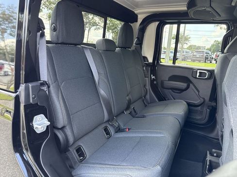 New 2025 Jeep Gladiator Sport image 26