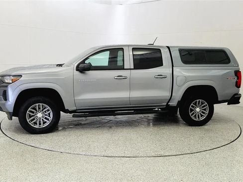 Used 2025 Chevrolet Colorado LT AWD/4WD image 5