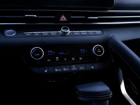 Used 2023 Hyundai Elantra SEL w/ Convenience Package image 23