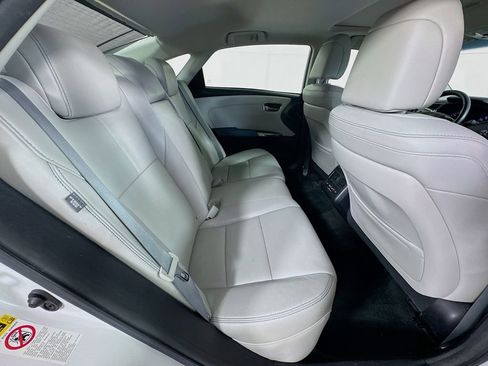 Used 2013 Toyota Avalon Limited image 34