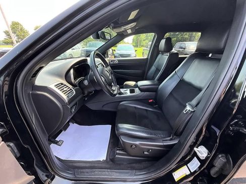 Used 2017 Jeep Grand Cherokee Altitude AWD/4WD image 16