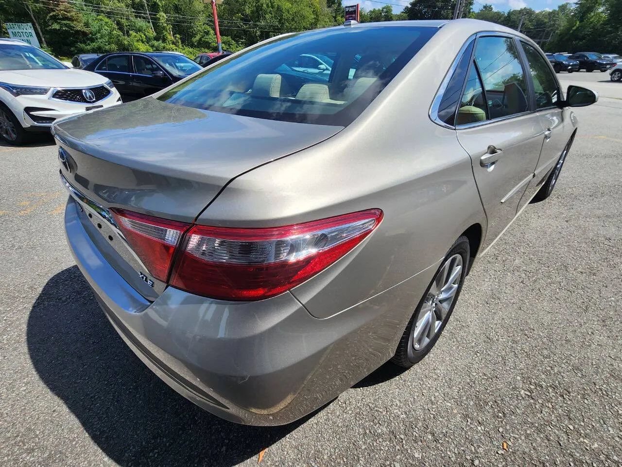 Used 2015 Toyota Camry XLE FWD image 4