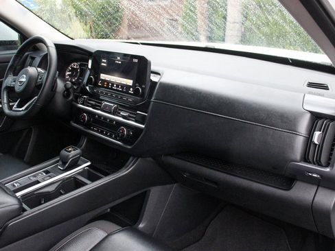 Used 2024 Nissan Pathfinder SL w/ SL Premium Package image 38