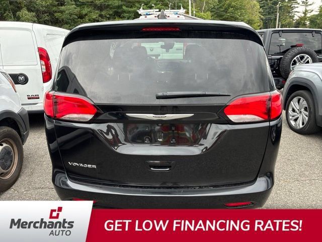 Used 2023 Chrysler Voyager LX FWD image 8