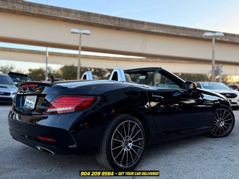 Used 2018 Mercedes-Benz SLC 300 image 7