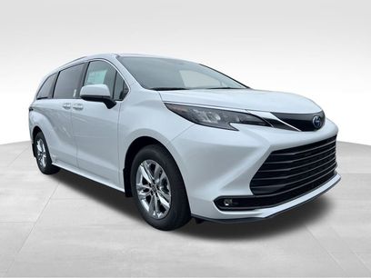 New 2025 Toyota Sienna XLE