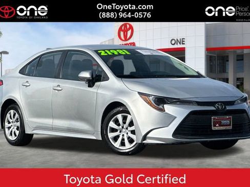 Certified 2024 Toyota Corolla LE image 1