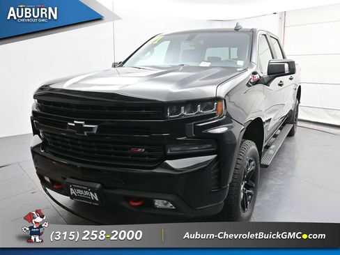 Used 2021 Chevrolet Silverado 1500 LT Trail Boss w/ Convenience Package II image 4