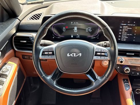 Used 2025 Kia Telluride AWD image 24