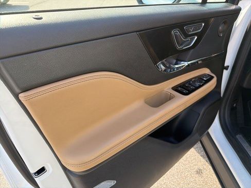 Used 2021 Lincoln Corsair Reserve w/ Elements Package image 12