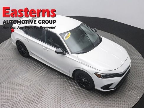 Used 2023 Honda Civic Sport image 3