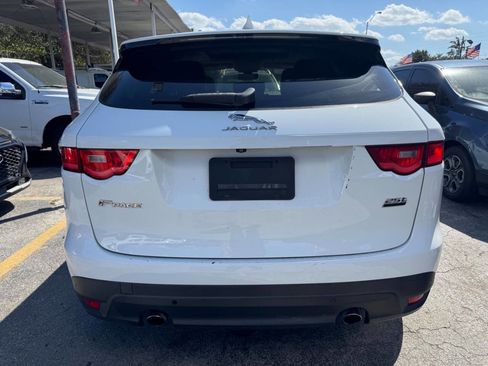 Used 2019 Jaguar F-PACE Premium image 4