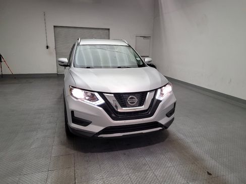Used 2017 Nissan Rogue SV AWD/4WD image 14