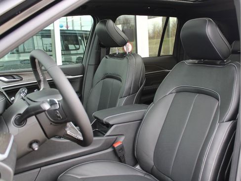 New 2026 Jeep Grand Cherokee Limited Reserve image 11