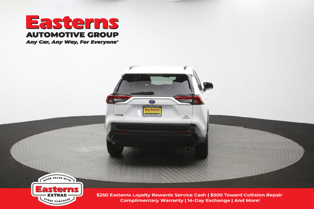 Used 2022 Toyota RAV4 LE AWD/4WD image 40