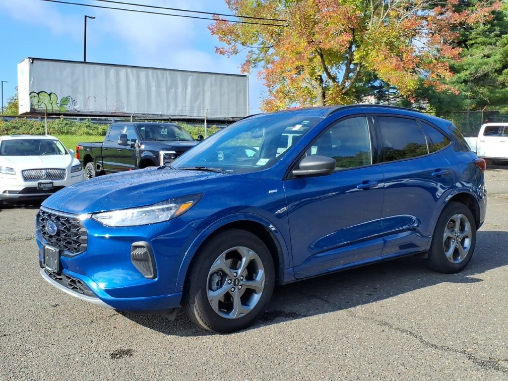 Used 2023 Ford Escape ST-Line w/ Tech Pack #1 AWD/4WD image 3