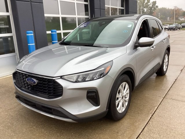 Used 2023 Ford Escape Active w/ Tech Pack #2 FWD image 2