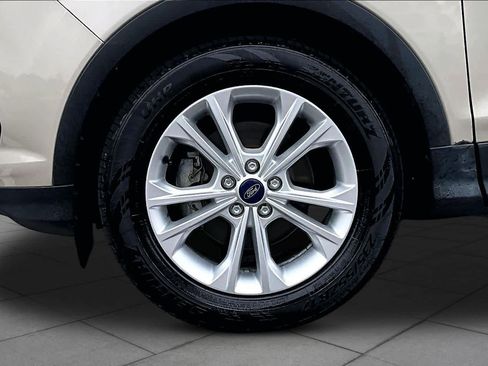 Used 2018 Ford Escape SE w/ SE Sync 3 Package FWD image 11