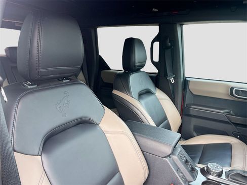 Used 2024 Ford Bronco Wildtrak image 27