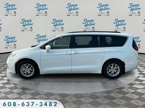 Used 2022 Chrysler Pacifica Touring-L FWD image 8