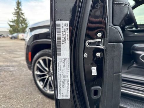 Used 2022 Jeep Wagoneer Series II w/ Premium Group I image 24