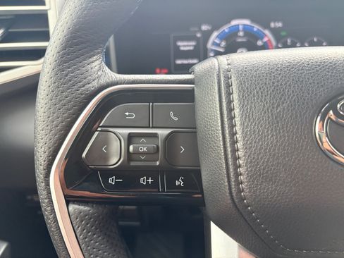 Used 2023 Toyota Sequoia Platinum RWD image 16