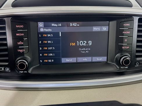 Used 2020 Kia Sorento EX FWD image 17