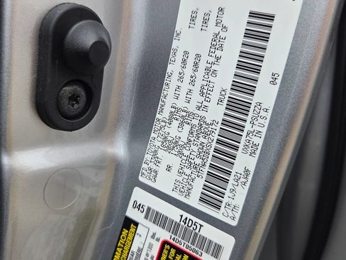 Used 2025 Toyota Tundra Platinum AWD/4WD image 17