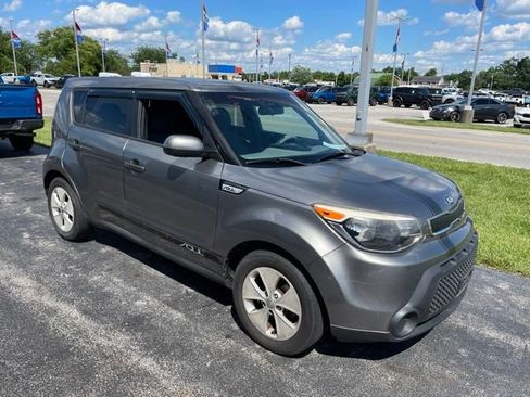 Used 2016 Kia Soul w/ Convenience Package FWD image 4