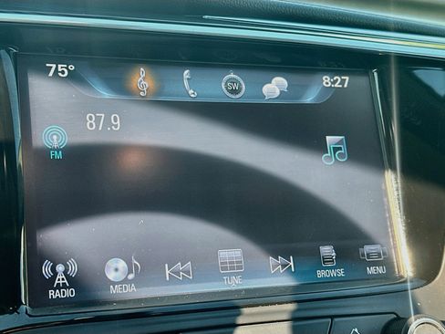 Used 2018 Buick Envision Preferred AWD/4WD image 19