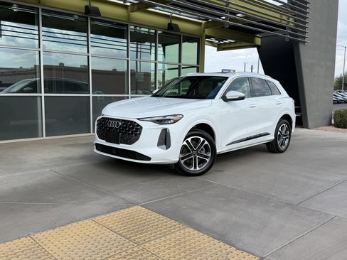 Used 2025 Audi Q5 Premium AWD/4WD image 1
