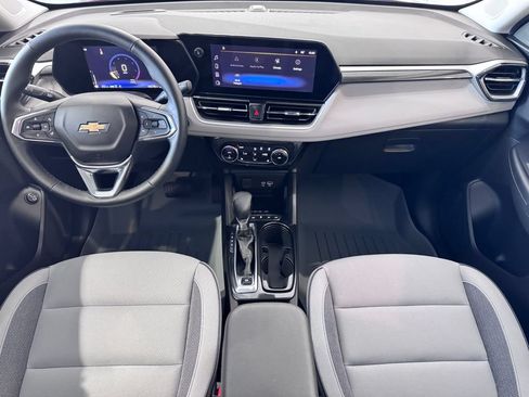 Used 2025 Chevrolet TrailBlazer LT w/ Convenience Package AWD/4WD image 11