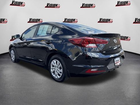 Used 2019 Hyundai Elantra SE w/ Winter Weather Package FWD image 6