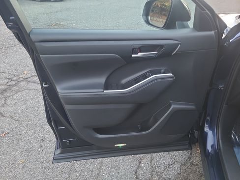 Certified 2024 Toyota Highlander XSE image 14