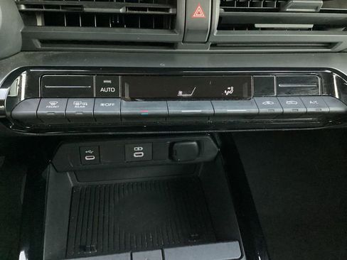 Used 2024 Toyota Prius LE image 21