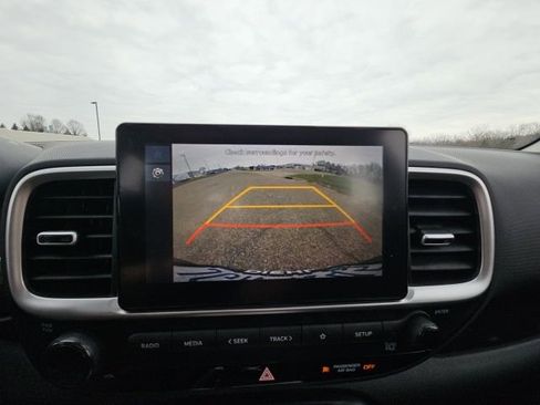 Used 2023 Hyundai Venue SEL w/ Cargo Package image 21