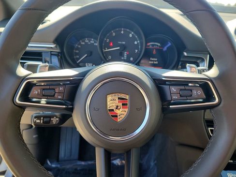 Used 2025 Porsche Macan image 17