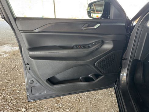 Used 2025 Jeep Grand Cherokee L Altitude image 22