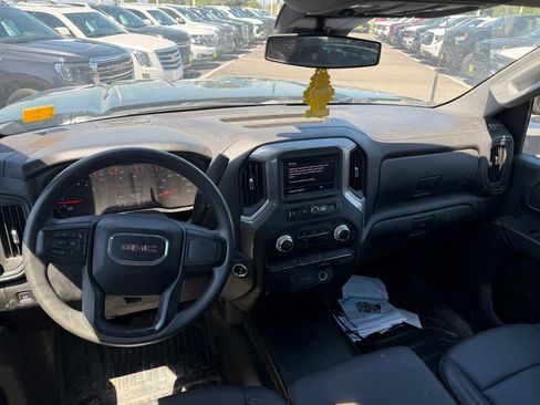 Used 2024 GMC Sierra 2500 Pro AWD/4WD image 3