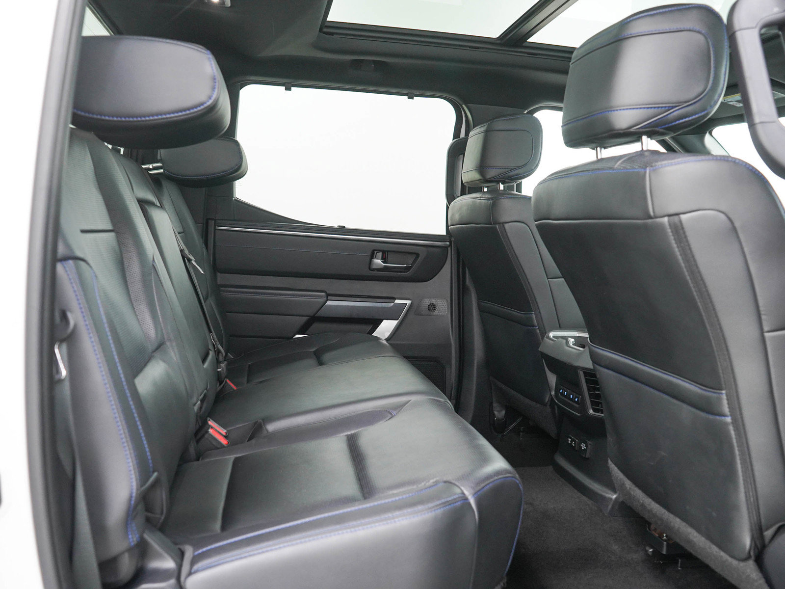Used 2022 Toyota Tundra Platinum AWD/4WD image 13
