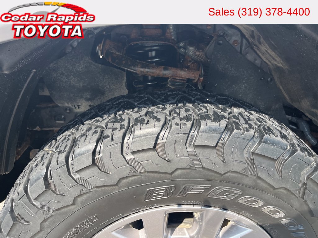 Used 2018 Toyota Tacoma SR5 w/ Four Season Floor Mat Package AWD/4WD image 13