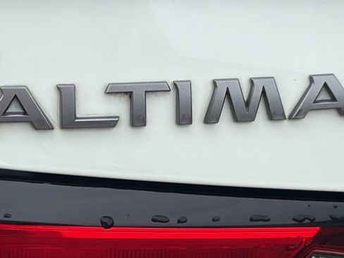 Certified 2025 Nissan Altima 2.5 S FWD image 30