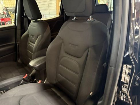 Certified 2017 Jeep Renegade Altitude AWD/4WD image 40