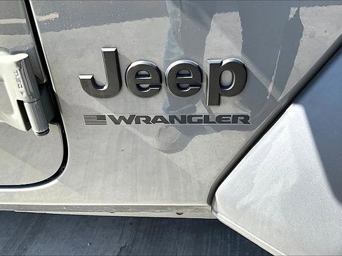Used 2023 Jeep Wrangler Sport S image 8