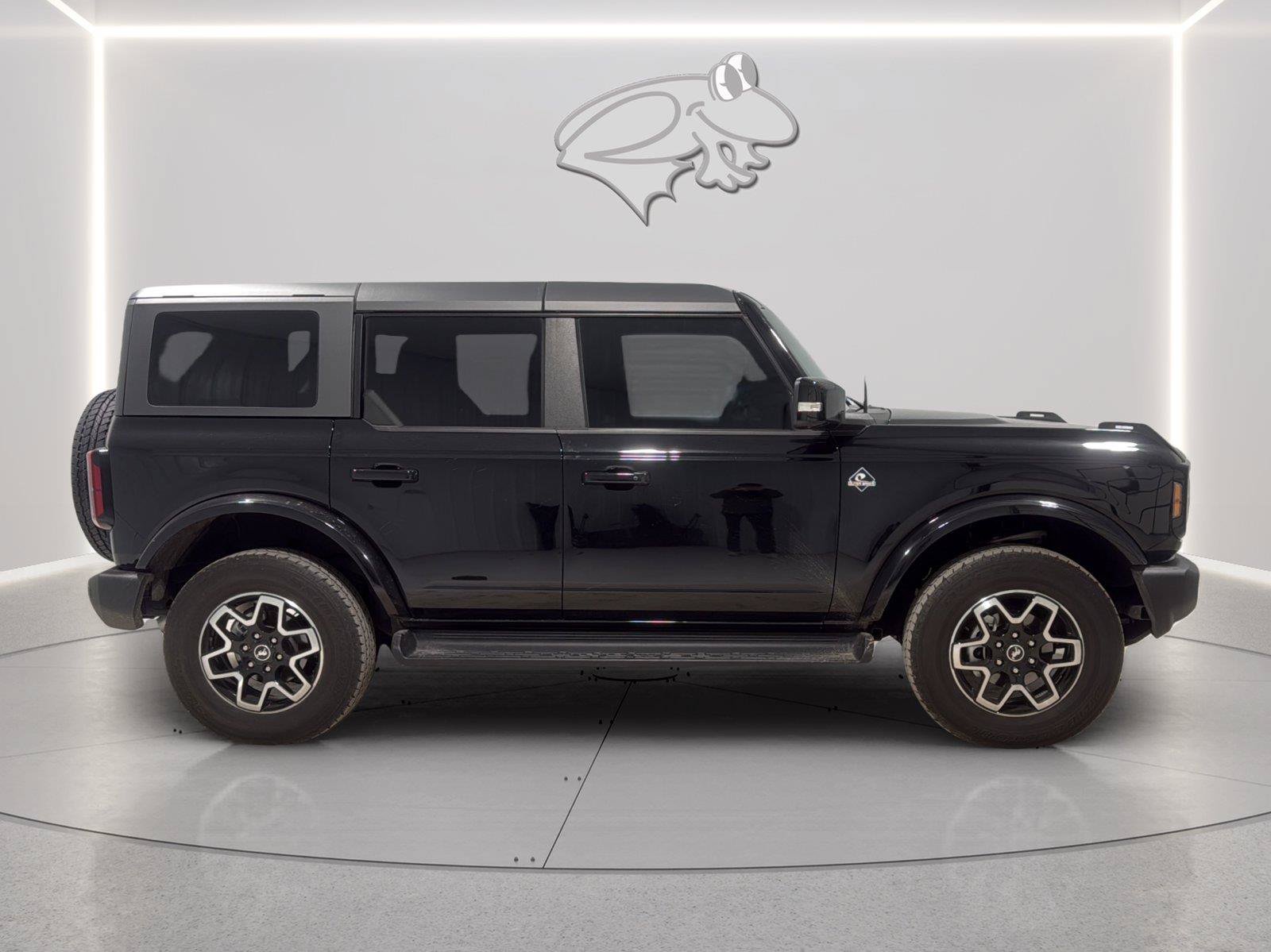 Used 2025 Ford Bronco Outer Banks AWD/4WD image 6