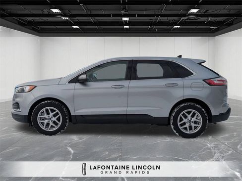 Used 2022 Ford Edge SEL w/ Convenience Package image 2