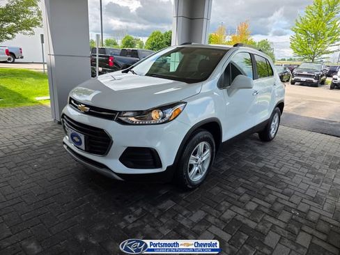 Used 2020 Chevrolet Trax LT w/ LT Convenience Package AWD/4WD image 1