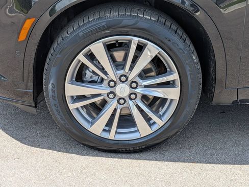 Used 2023 Cadillac XT6 Premium Luxury w/ Technology Package AWD/4WD image 10