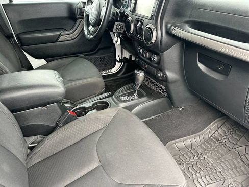 Used 2016 Jeep Wrangler Unlimited Sport w/ Quick Order Package 24S AWD/4WD image 20